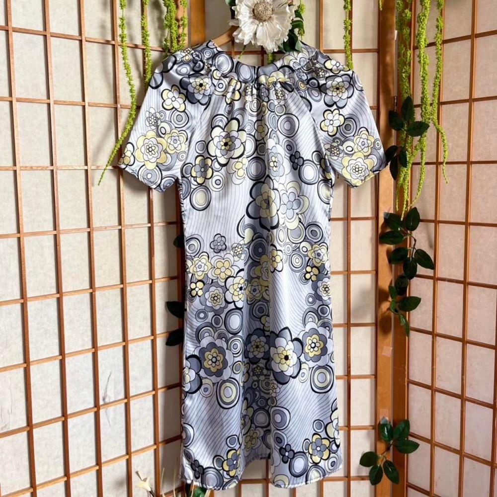 Groovy dress